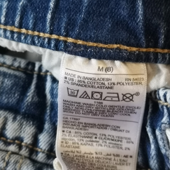 Old Navy short jeans for kids - Picture 2 of 3